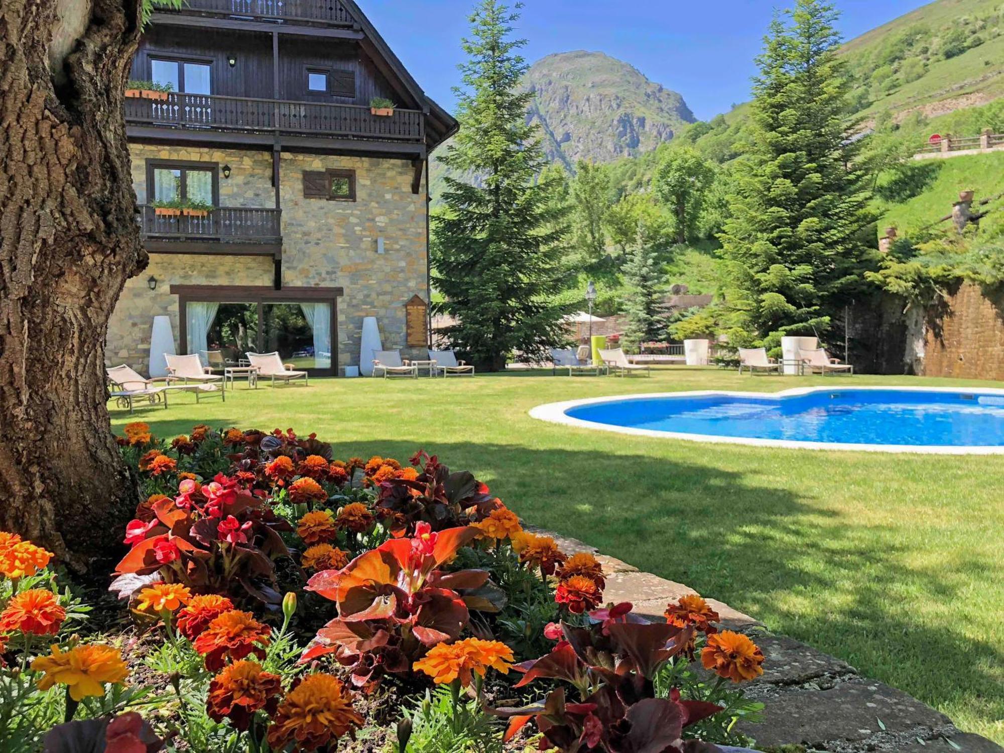 Melia De Tredos Hotel Exterior photo